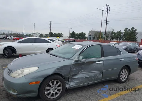 2002 Lexus Es 300 z USA, uszkodzony, nr VIN JTHBF30G120007580